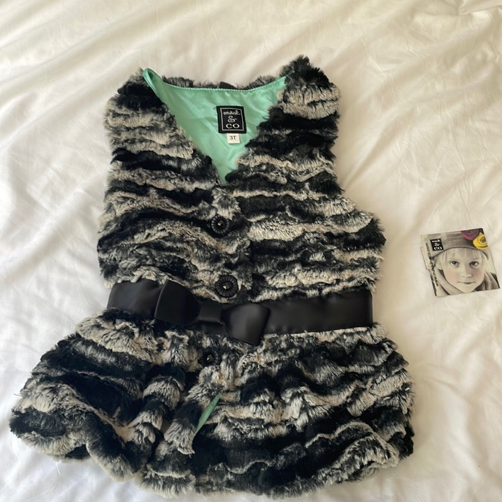 Mack & Co, Black striped fur vest, super soft. Size 3t